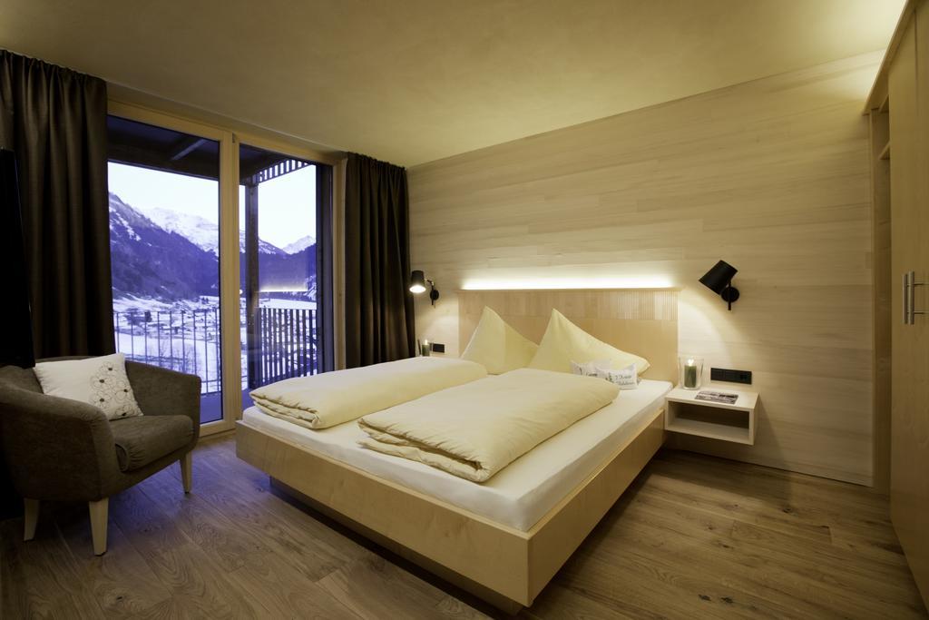 N Apartments Hotel Schoppernau Room photo