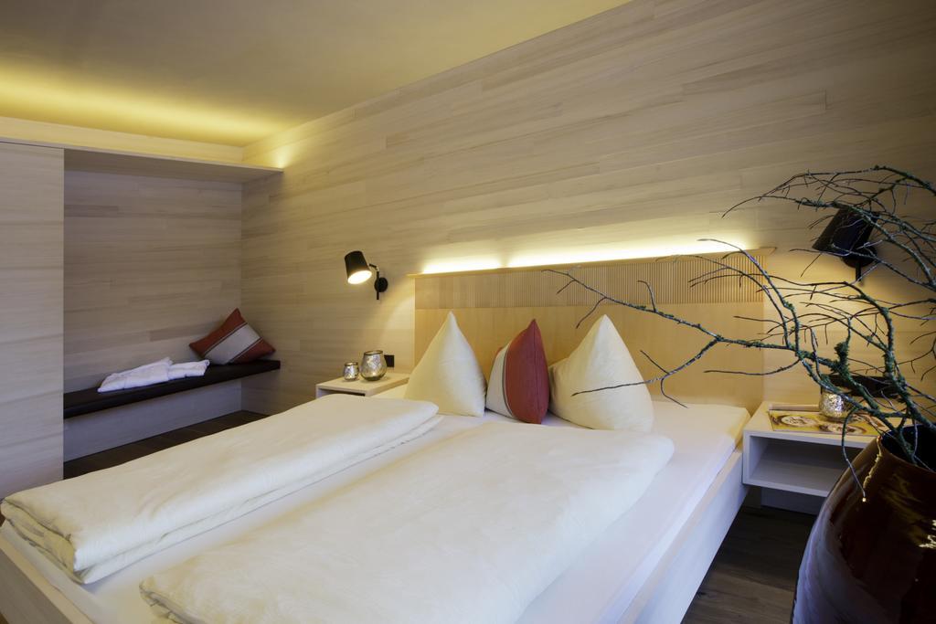 N Apartments Hotel Schoppernau Room photo
